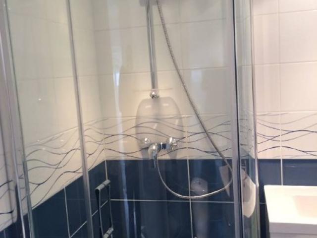 Création d'une salle de douches dans un appartement à TROUVILLE SUR MER 14360