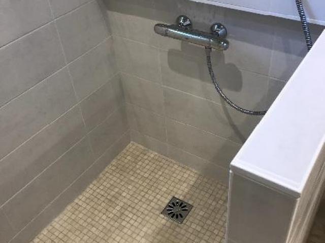 Rénovation et agencement d'une salle de douche pour personne handicapé à TOUQUES 14800