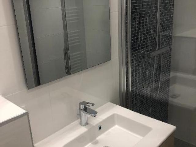 Rénovation et décoration d'une salle de douches à SAINT-GATIEN DES BOIS 14130