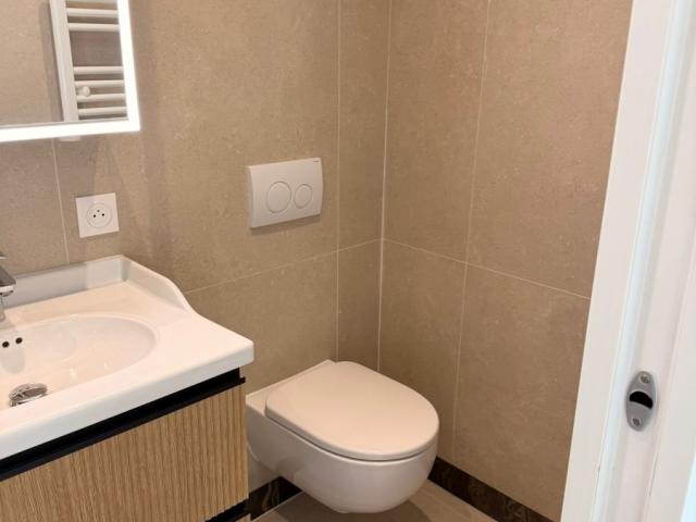 Transformation complète d'une salle d'eau sur la commune de Deauville