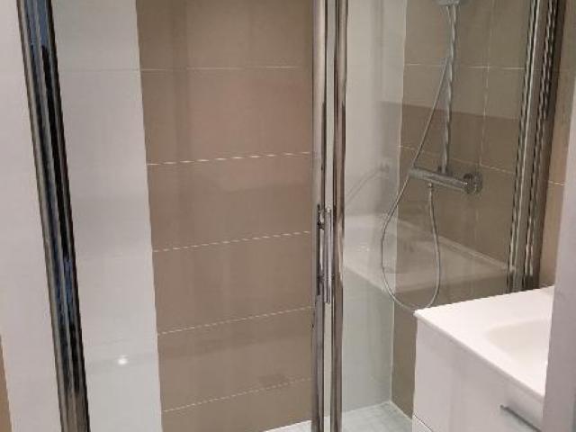 Rénovation d'une salle de douches à DEAUVILLE 14800