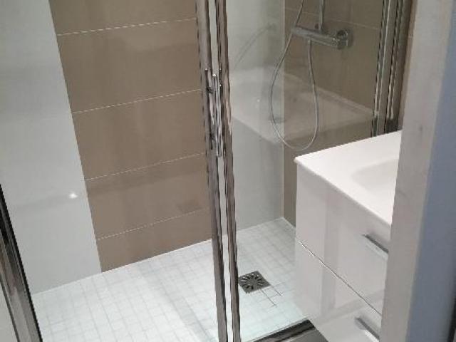 Rénovation d'une salle de douches à DEAUVILLE 14800